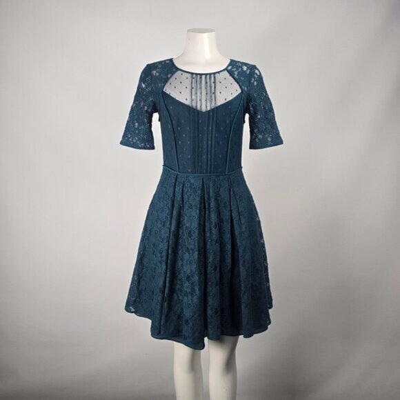 BCBG Maxazaria Teal Lace Fit&Flare Dress Size 08 - Picture 1 of 6